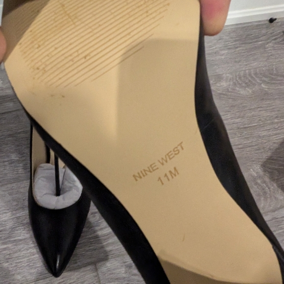 Nine West Pump - Picture 8 of 9